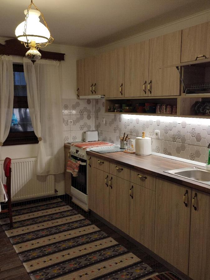 Courtyard Studio Орадя Екстер'єр фото