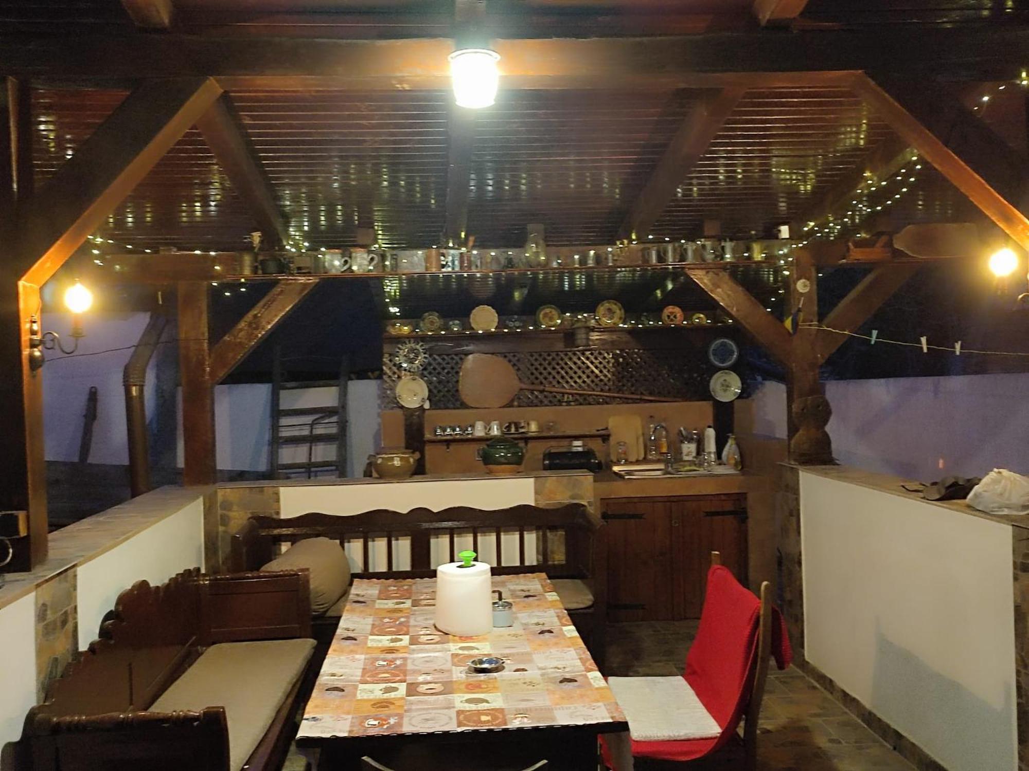 Courtyard Studio Орадя Екстер'єр фото