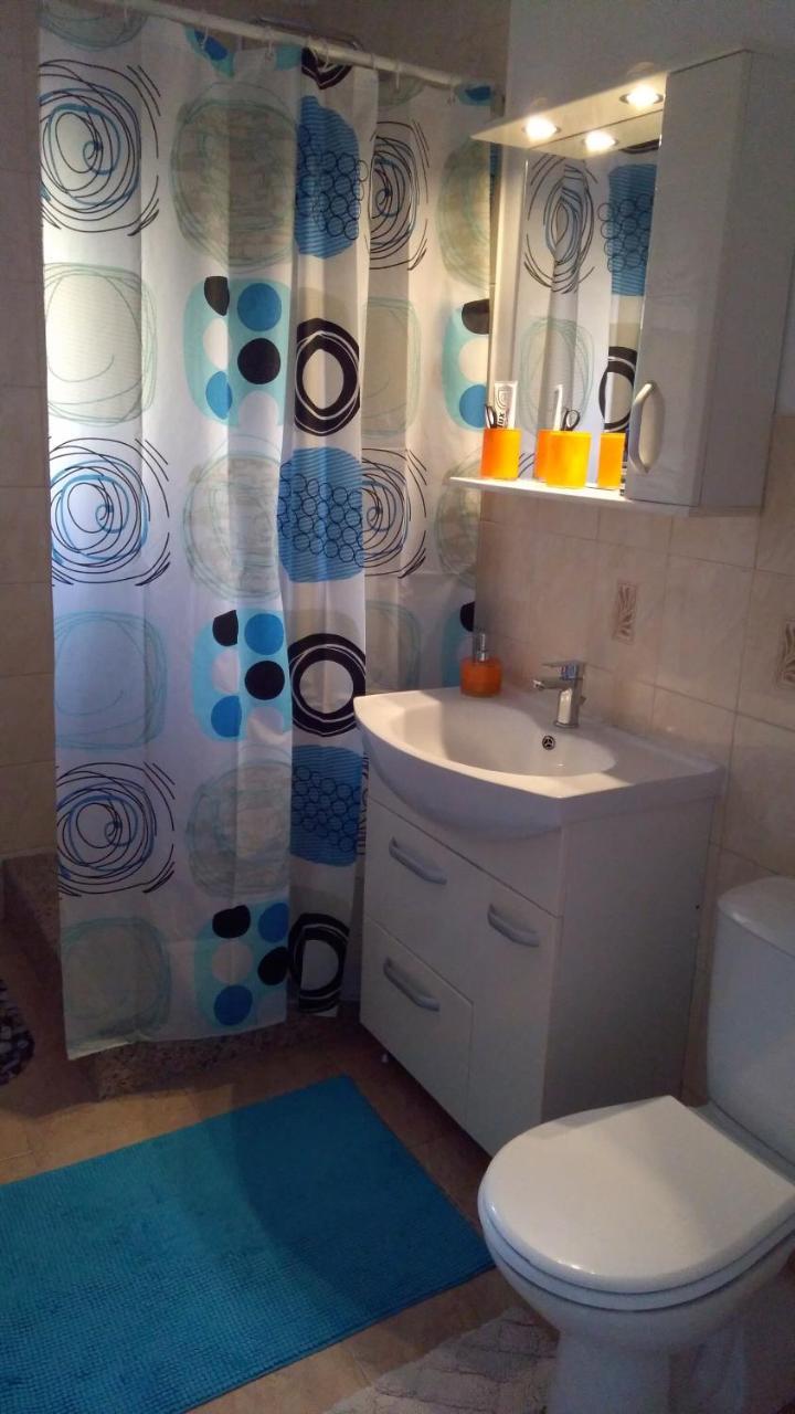 Courtyard Studio Орадя Екстер'єр фото