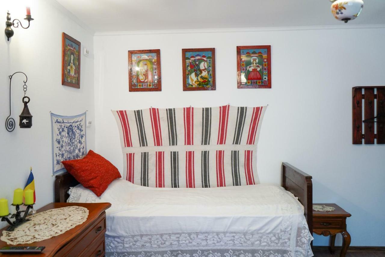 Courtyard Studio Орадя Екстер'єр фото